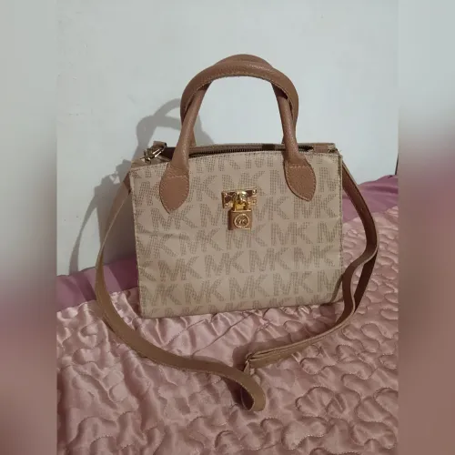 Bolsa pequena SÓ 15$. VENDA URGENTE 