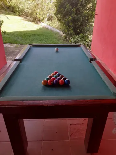 Mesa De Sinuca 1,86  Metros X 1,14 Metros X 86 Cm 