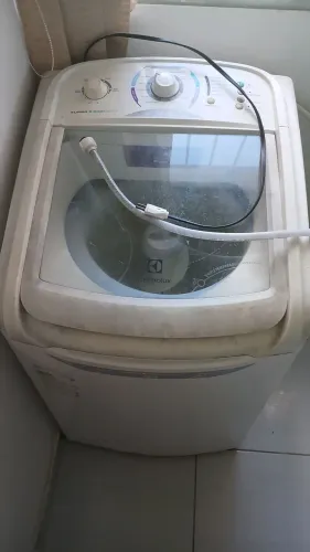 Máquina de lavar usada