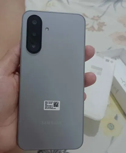 Vendo a17 novo apenas 20 dias de uso, acompanha nota fiscal e carregador original