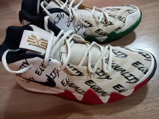Tênis Nike Kyrie Irving 4 BHM (Black History Month) "Equality" tamanho 43