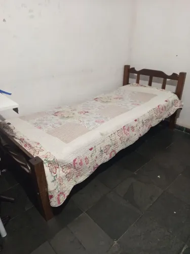 Cama de sucupira solteiro