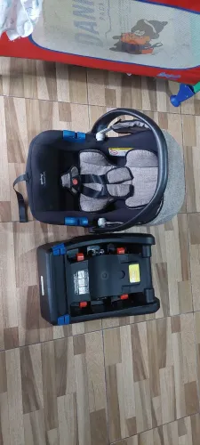 Bebe conforto burigoto com suporte automotivo