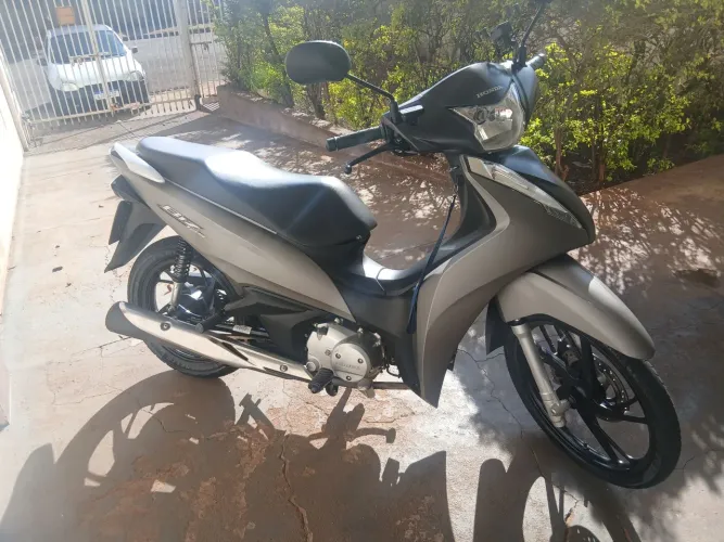 Honda Biz 125 EX - 2024 Financiada