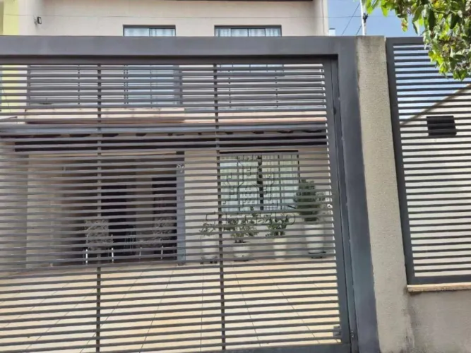 Sobrado à venda, 180 m² por R$ 640.000 - Jardim Acapulco - Londrina/PR