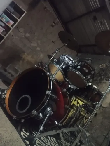 Vendo bateria super completa