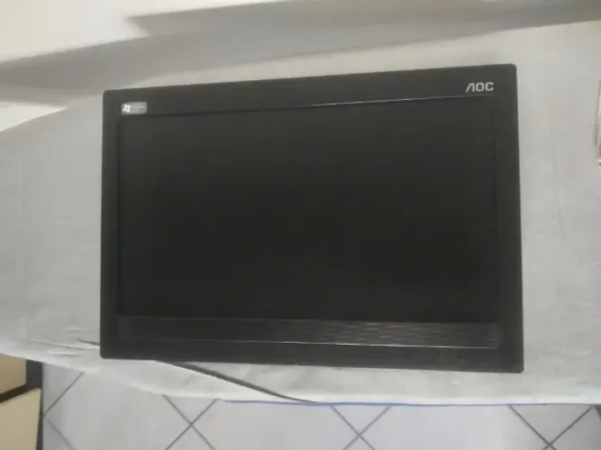 Monitor 60Hz AOC antigo 