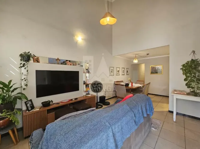 EXCLENTE LOCALIZAÇÃO - Casa a venda, 3 quartos (1 suíte), Jardim Tropical, Maringá PR