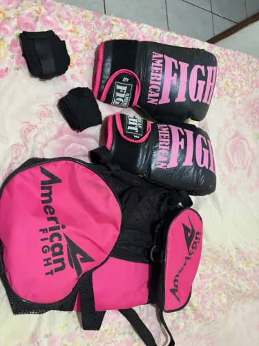 Luvas MuayThai + Bandagens e Bolsa - American Fight
