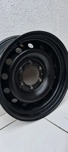 Roda de ferro aro 16 com 6 furos