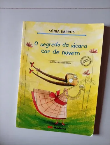 Livro O segredo da xícara cor de nuvem