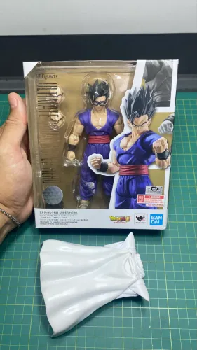Gohan 3.0 com capa e head de óculos do Gamma 2 Dragon Ball Sh Figuarts Bandai