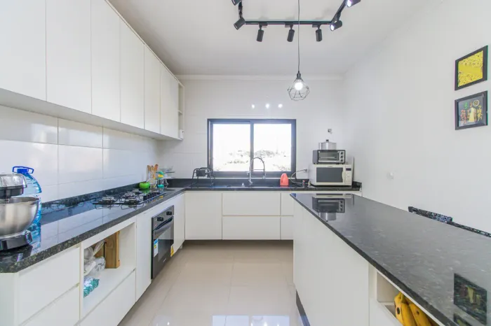 Casa para venda em Vila Moraes com 3 quartos, sendo 3 suítes, 161m²