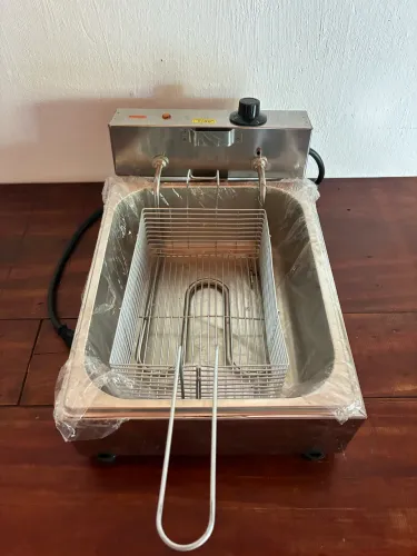 Fritadeira elétrica - Nova - 110v