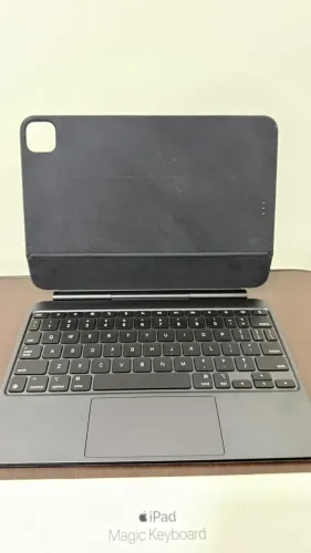 Apple Magic Keyboard para iPad - Teclado com Trackpad e Caixa Original