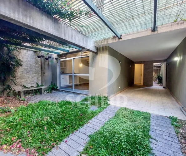 Sobrado com 189m², 4 Dormitórios e Quintal na Rua Nova York ? Brooklin