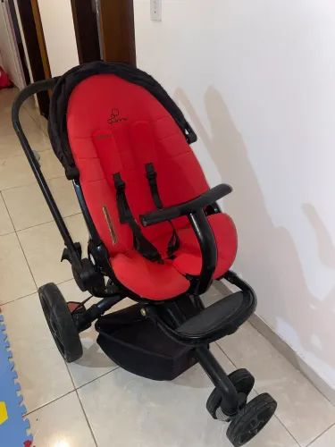 Carrinho de bebê Quinny