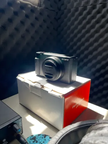 CÂMERA - SONY ZV-1F - NOVA