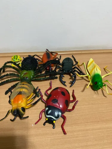 Lote insetos de brinquedo