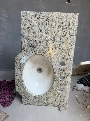 Pia de Granito Amarelo Ornamental com Cuba Embutida - Apenas R$ 350 | Parcelo em até 12x
