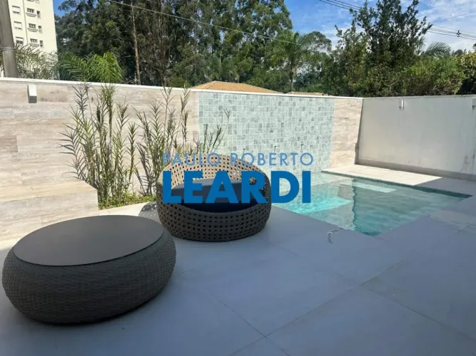 CASA EM CONDOMÍNIO - TAMBORÉ - SP