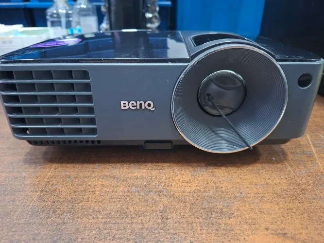 Projetor BENQ DLP + 2 cxas de som