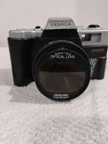 Máquina fotográfica yashica antiga