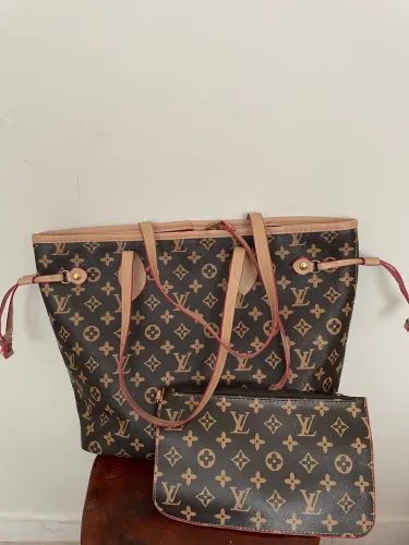 Bolsa Louis Vuitton (media )