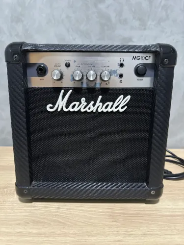 Amplificador de guitarra Marshall MG10CF
