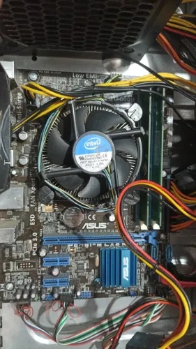 Gabinete i3 3470 8 gb ram