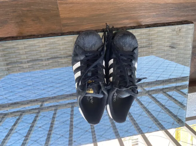 Tênis adidas -original ,pouco usado