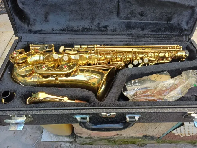 Saxofone Alto Condor