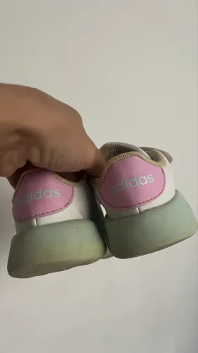 Tênis infantil Adidas 