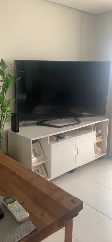 Tv 55 polegas lg com um risco no meio