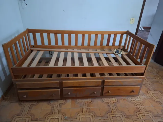 Vendo bicama de madeira