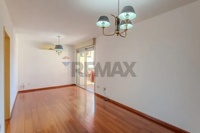 Apto à venda com 3 dormitórios na rua Tuiuti 122 m² privativos | R$ 305.000