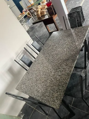 Mesa de mármore