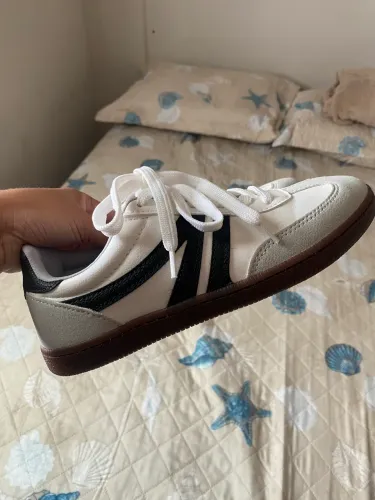 tênis bossa com recortes bicolor branco 