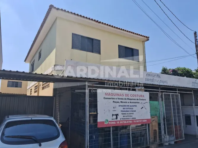 Salão comercial com 02 casas separadas, ótima oportunidade de investimento e moradia