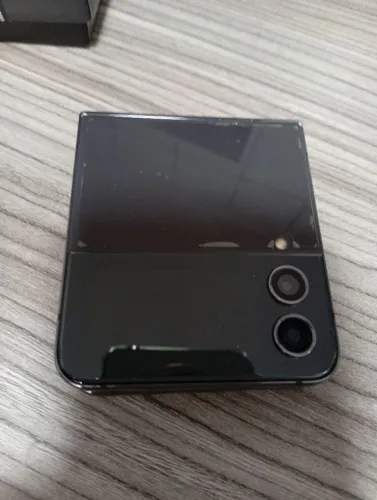 Smartphone Samsung Galaxy ZFLIP4 TELA QUEBRADA