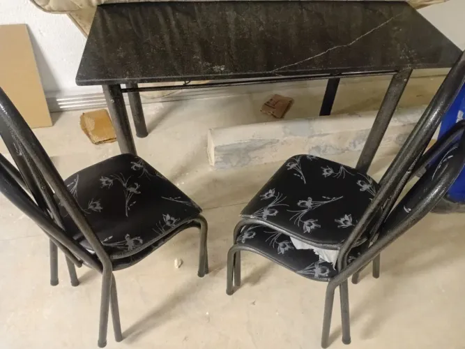 Mesa 4 cadeira com granito, semi nova