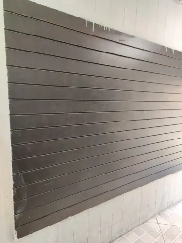Painel canaletado