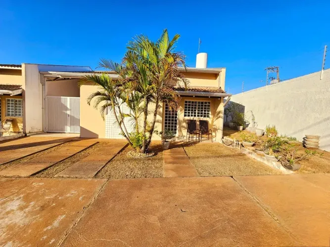 Casa a venda 3 Quartos 1 Suíte Condomínio Altos do Moinho Bairro Recanto dos Pássaros - Cu