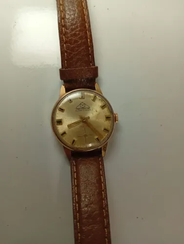 Relógio antigo mondaine
