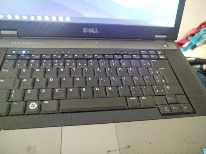 Notebook Dell latitude E5510 i3 primeira geração, 4gb SSD 120gb, bateria sem durabilidade