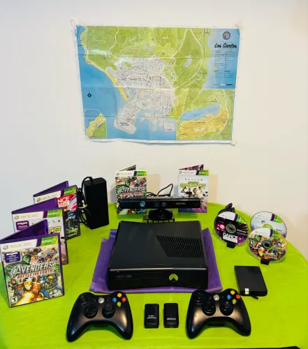 Xbox 360 Desbloqueado + 2 controles + Kinect + HD com jogos