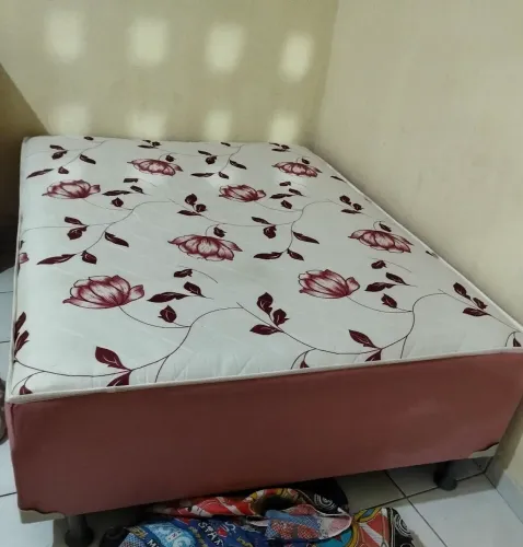 Cama casal box molas ensacadas super confortável e nova nunca usada