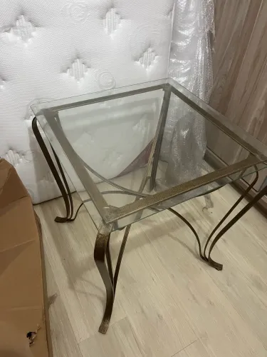 Mesa quadrada de canto/centro de bronze e vidro Vintage