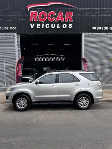 Toyota Hilux SW4 SRV D4-d 4X4 3.0 TDI Dies. AUT 2013