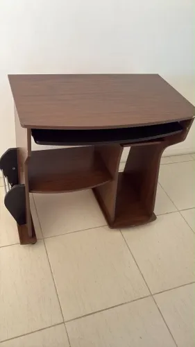 Estante para computador